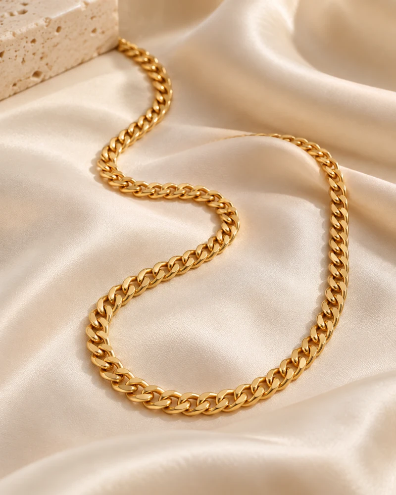 Chains, gold jewelry collection